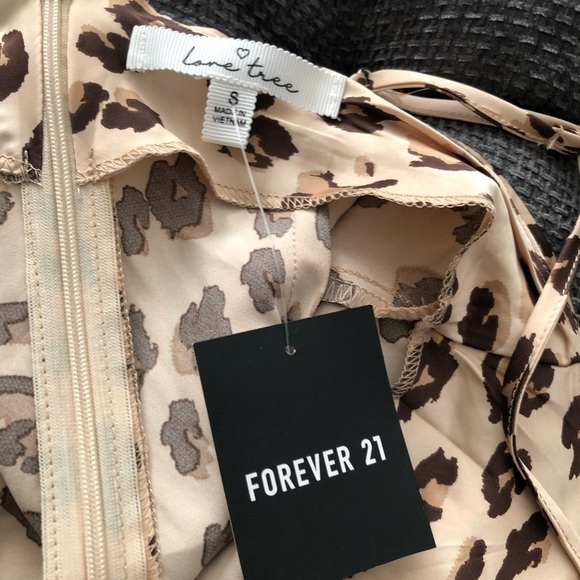 Forever 21 cream cheetah print cowl neck dress size small - Picture 6 of 6